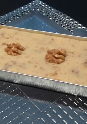 Una foto de Turrón de nata con nueces