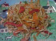 Una foto de escabeche de cebolla y zanahoria