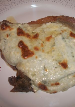 Una foto de Chuleta de cerdo gratinada al queso azul