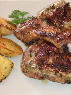 Una foto de Costillitas de cerdo asado a la francesa