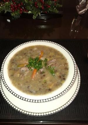 Una foto de Sopa de guandul con hueso de cerdo