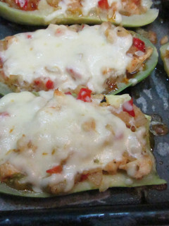 Una foto de Berenjenas y calabacines rellenos de pechuga de pavo