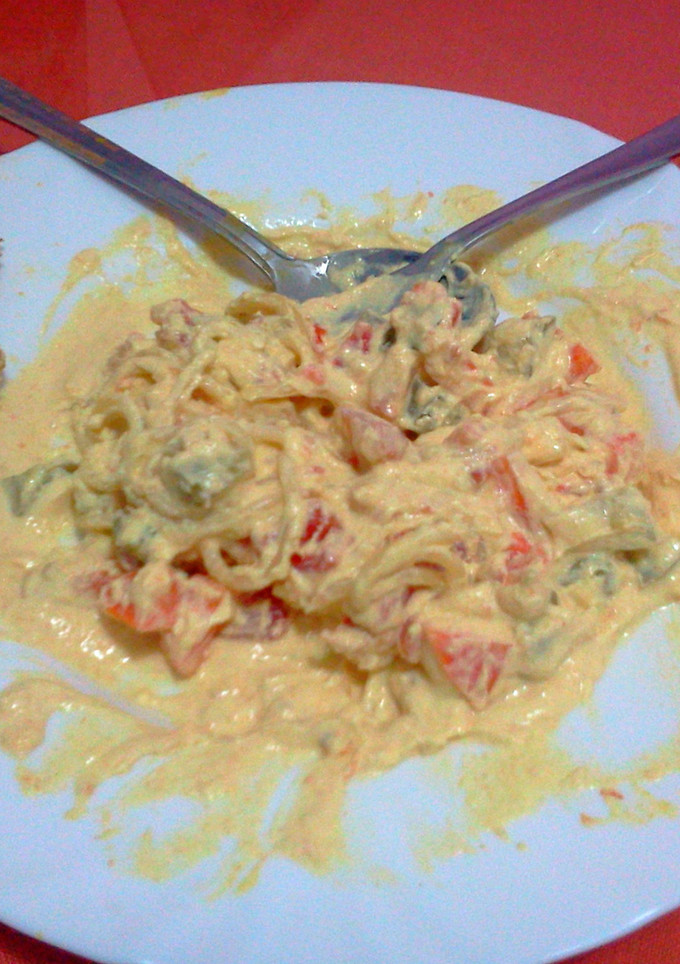 Una foto de Spaghetti con salsa de yogur griego y mostaza