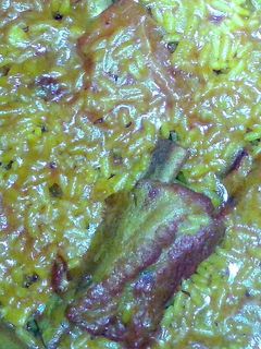 Una foto de Arroz con costillas en caldo de cocido madrileño