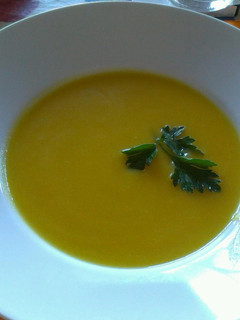 Una foto de Sopa de calabacín y zanahoria