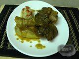 Carrilleras guisadas con peras