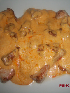 Una foto de Filetes de pavo en salsa de chorizo con nata