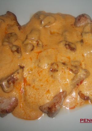 Una foto de Filetes de pavo en salsa de chorizo con nata