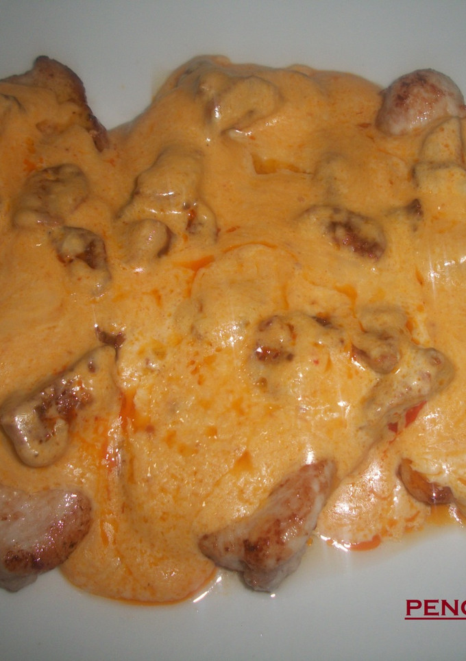 Una foto de Filetes de pavo en salsa de chorizo con nata