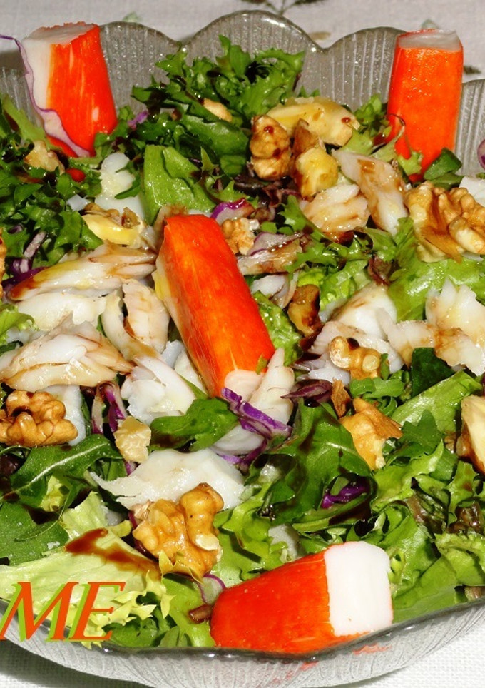 Una foto de Ensalada con merluza y surimi para dieta