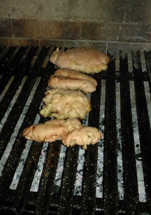 Una foto de Asado a la parrilla de mollejas con precoción