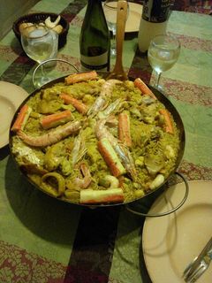 Una foto de Paella al kanikama