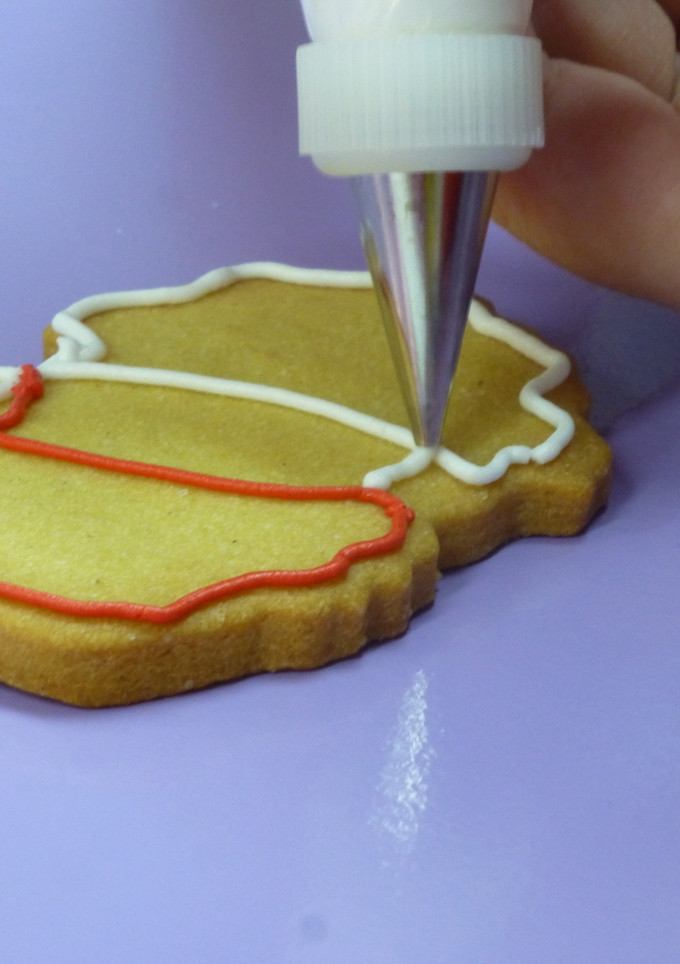 Una foto de Glasa real para decorar galletas