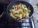 Vegetales mixtos salteados con pollo y risotto