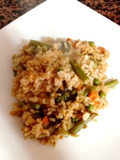 Una foto de Paella de verduras variadas fácil y rápida