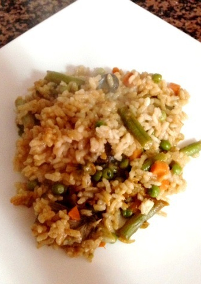 Una foto de Paella de verduras variadas fácil y rápida