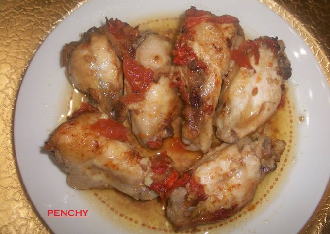 Foto principal de Alas de pollo aliñadas con tomate concase
