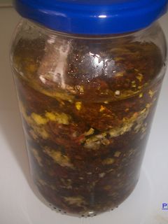 Una foto de Tomates cherry secos y macerados