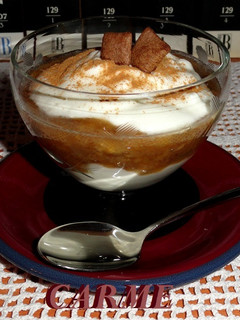 Una foto de Copa de crema de queso y plátano