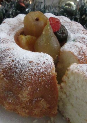 Una foto de Bizcocho nevado con conservas de frutas
