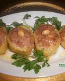Patatas rellenas de masa de albóndigas al vino Fino