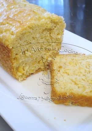 Una foto de Pan de elote navideño