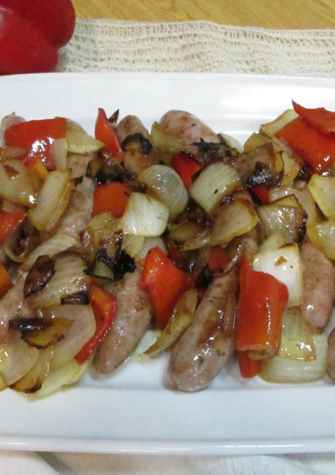 Una foto de Longaniza de cerdo a la sartén con verduras