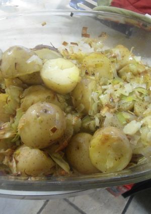 Una foto de Papitas gallo con poro al horno