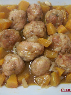 Una foto de Pelotas murcianas en salsa con calabaza