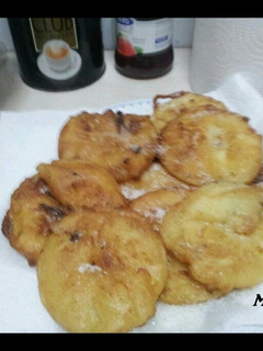 Una foto de Buñuelos de manzana rallada