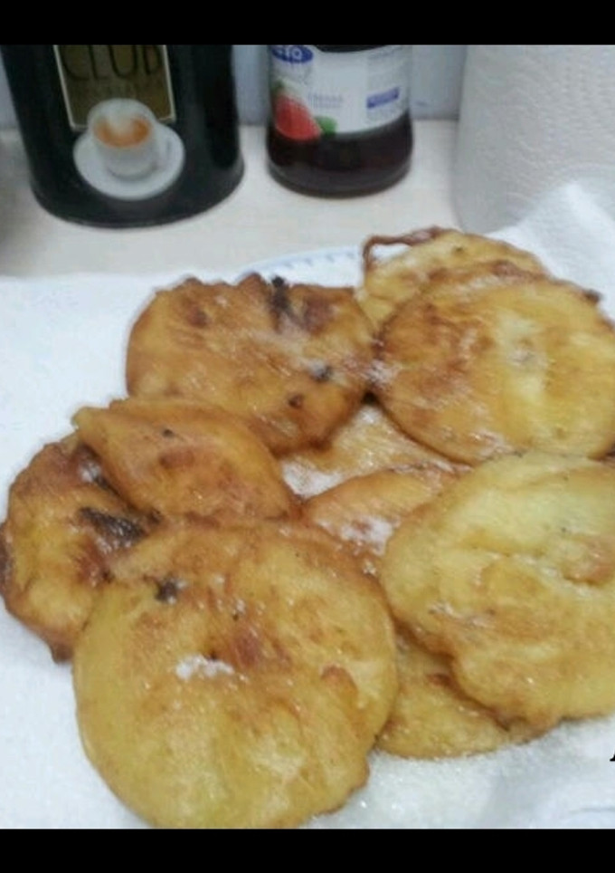 Una foto de Buñuelos de manzana rallada