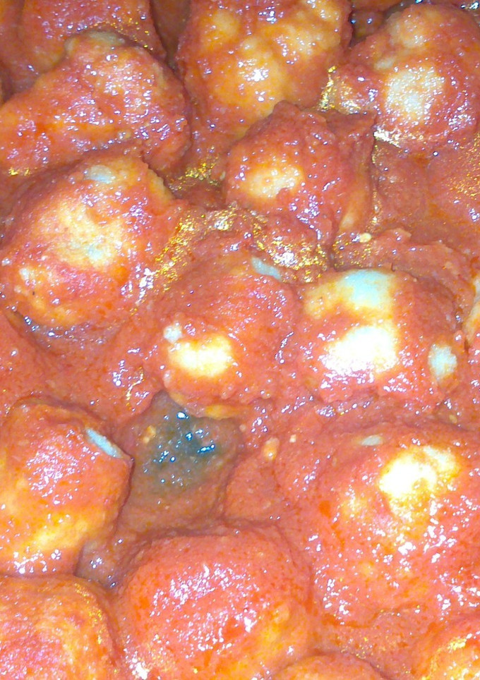 Una foto de Albóndigas de carne de jamón de cerdo en tomate casero