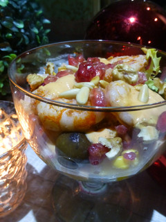 Una foto de Cóctel de marisco con ensalada