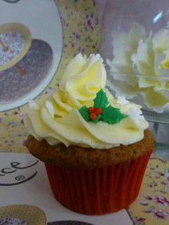 Una foto de Cupcake de vainilla navideño
