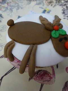 Una foto de Cupcakes navideño Rudolf