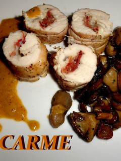 Una foto de Pavo relleno de jamón y queso