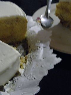 Una foto de Torta de limón rellena
