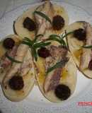 Pan con tomates cherry macerados con caballa al romero