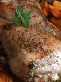 Una foto de Muslos de pavo al aroma de coñac y orégano