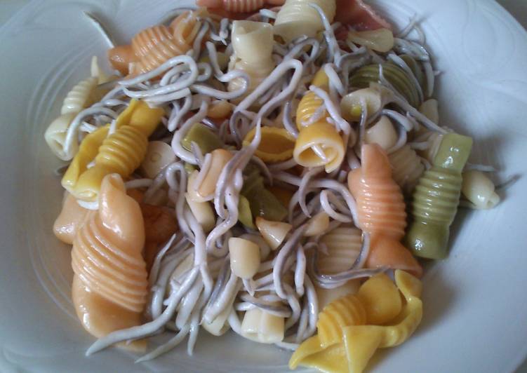 Pasta al ajillo con gula