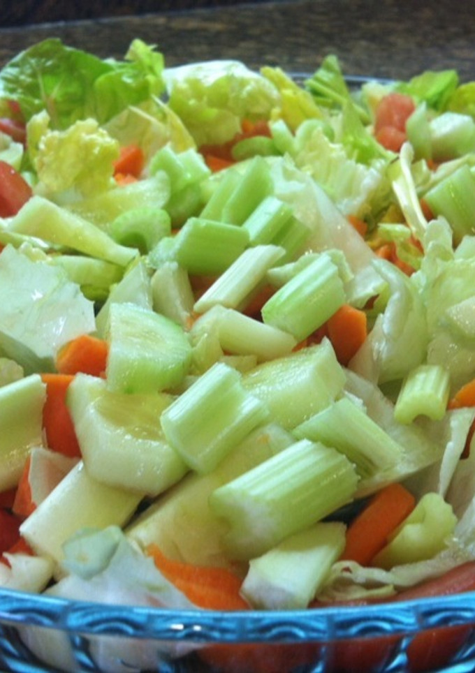 Una foto de Ensalada facilísima con apio