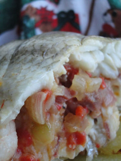 Una foto de Lubina salvaje rellena