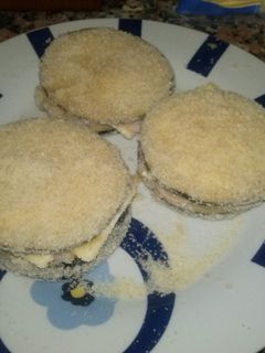 Una foto de Berenjenas de pavo y queso