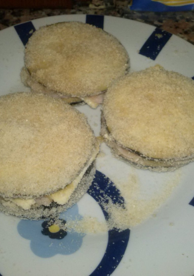 Una foto de Berenjenas de pavo y queso