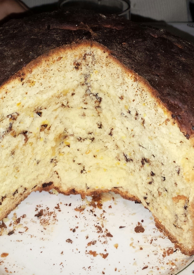 Una foto de Panettone clásico con naranja y limón