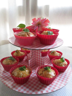 Una foto de Muffins de verduras con jamón y queso