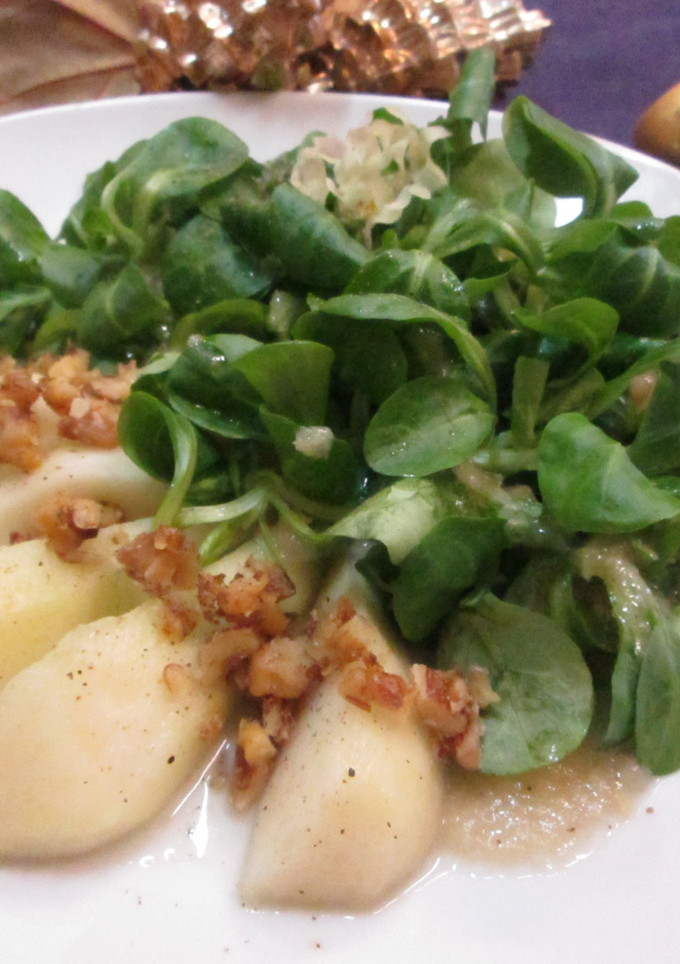 Una foto de Ensalada de canónigos con peras