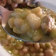 Pochas con almejas y perejil