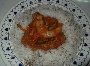 Una foto de Arroz con salsa de mariscos