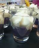 Canapé crema de patata morado con espuma de queso